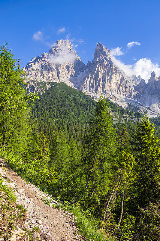 Dolomites的水晶山(意大利，威尼托)