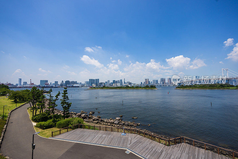 东京湾，公园和城市建筑的广阔视野