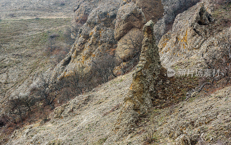 死亡城中奇异的岩石。卡拉达格保护区的Khoba-Tele山脊。克里米亚