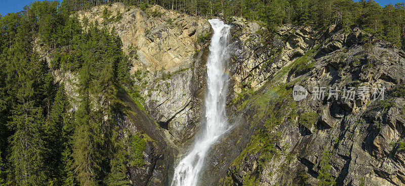 雷纳瀑布在Ötztal