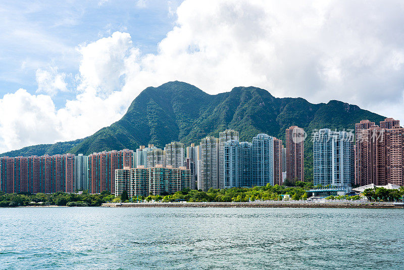 马鞍山和密集的住宅楼