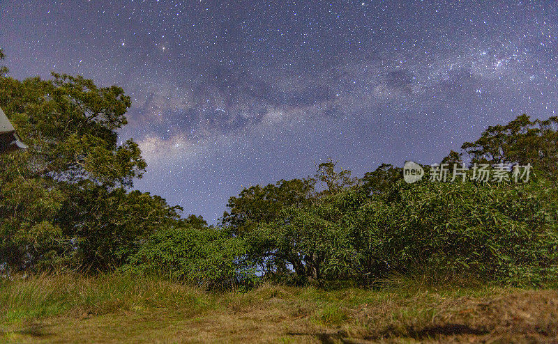 留尼旺岛夜空，银河