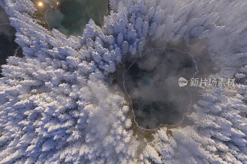 圣诞节下雪的场景