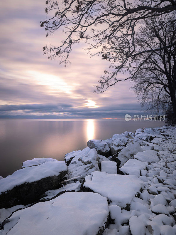 冬天的伊利湖——从安大略湖看的景色