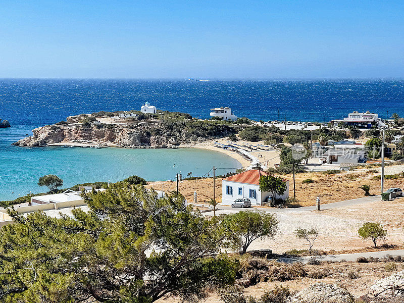 希腊卡尔帕索斯岛，风景如画的阿莫皮海滩