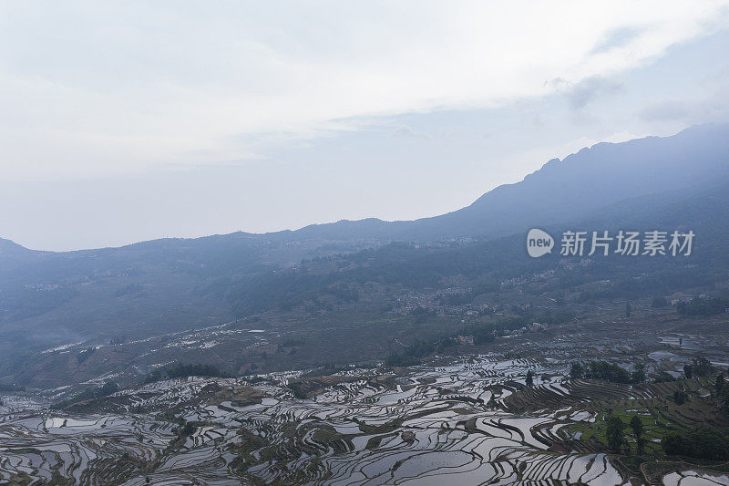 中国云南湖泊的高清航拍照片