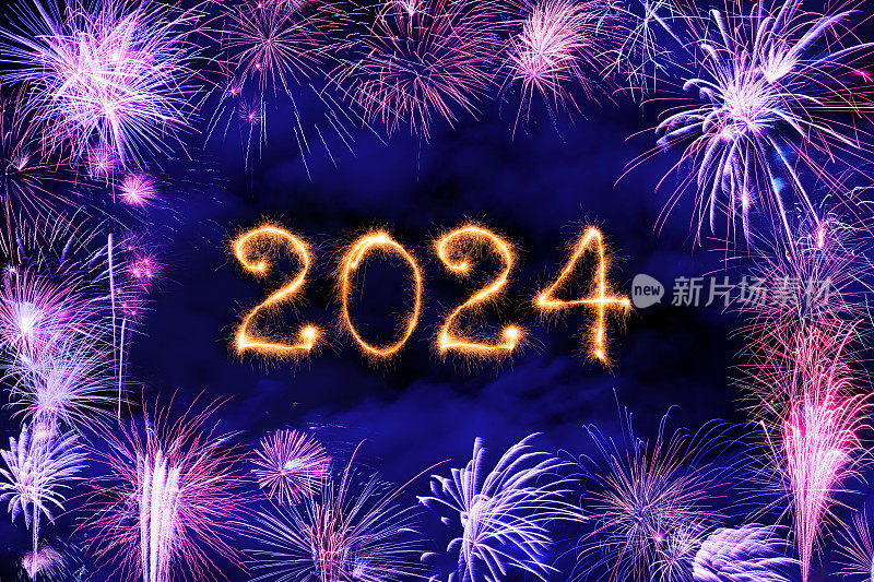 闪亮的新年2024和烟花