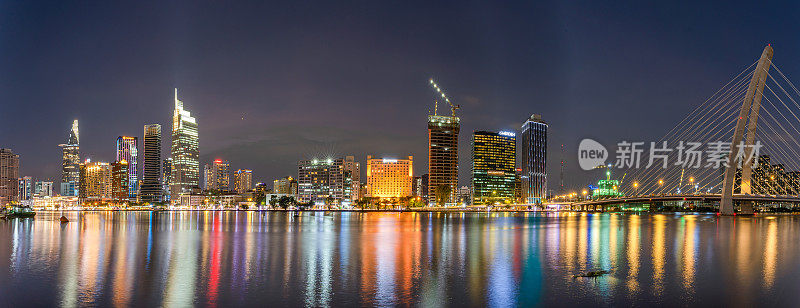 夜景胡志明市天际线和摩天大楼在胡志明市市中心的心脏业务中心