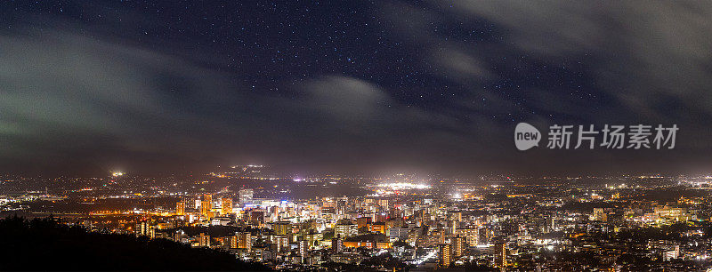 盛冈市的星空之上的夜景