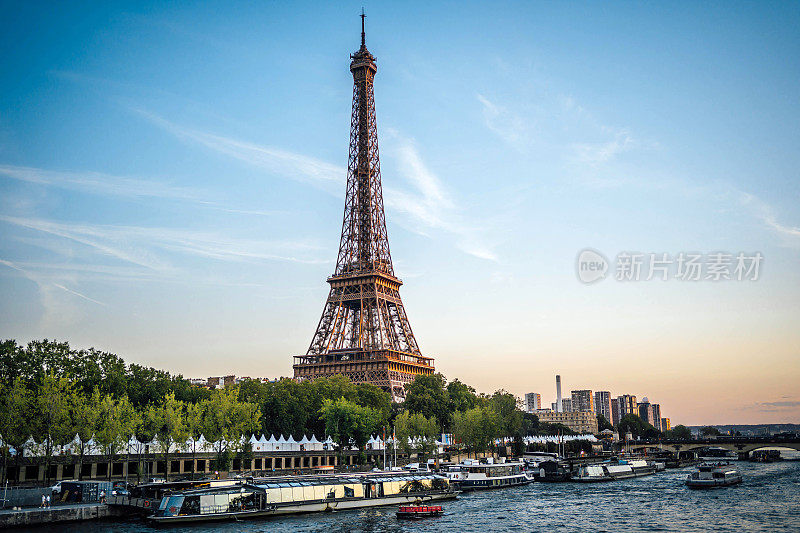 埃菲尔铁塔和塞纳河，巴黎，法国