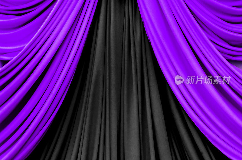 舞台上的紫色和黑色幕布