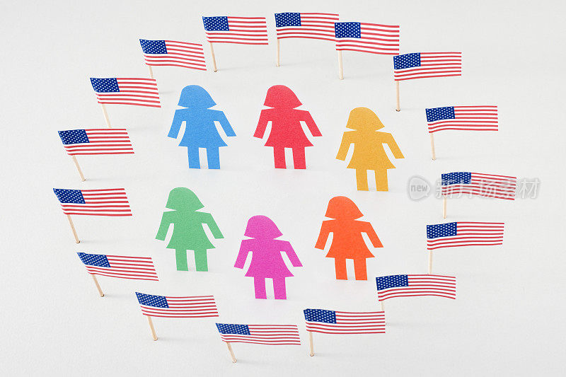 美国国旗圈里的有色人种妇女