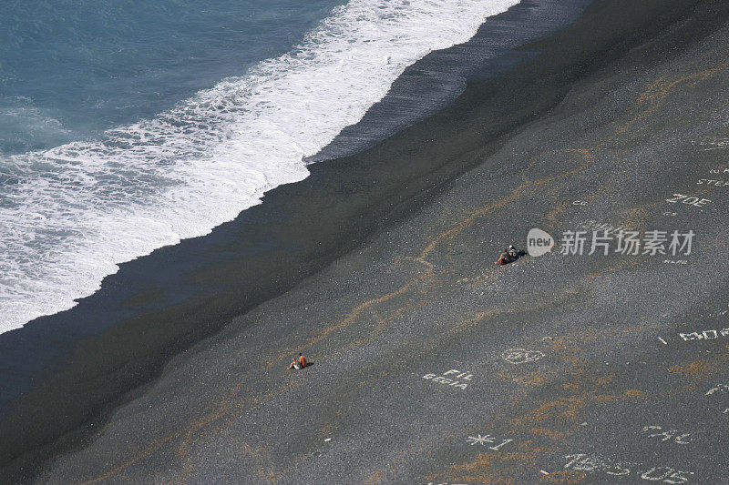 科西嘉岛的黑海滩