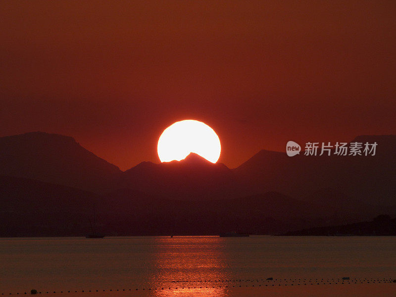 红色的夕阳