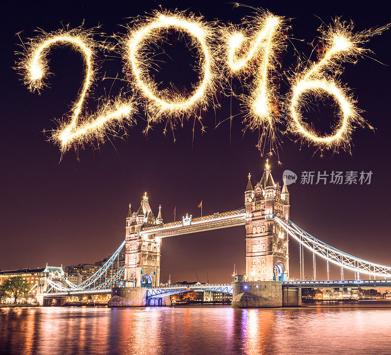 伦敦塔桥上的新年庆祝活动