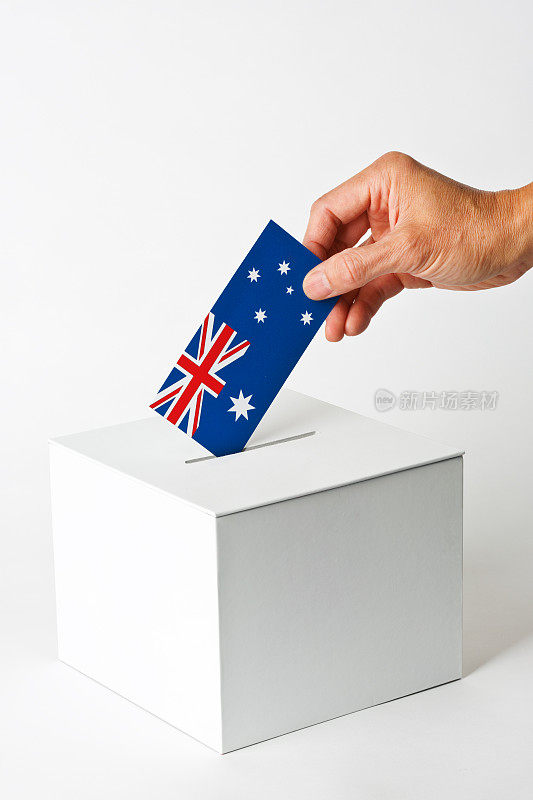 澳大利亚选举选民投票压倒投票箱