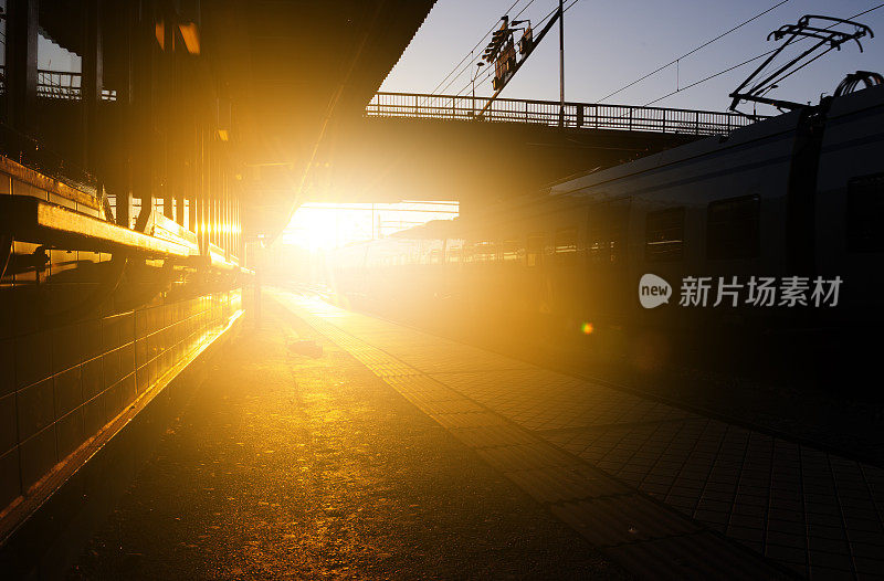 斯德哥尔摩地铁火车站和夕阳西下