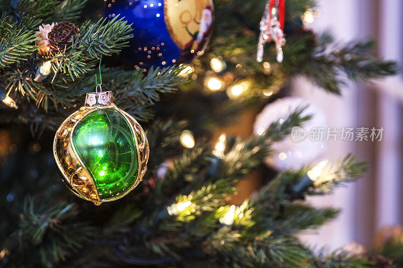闪亮透明古董圣诞地球仪装饰反射窗