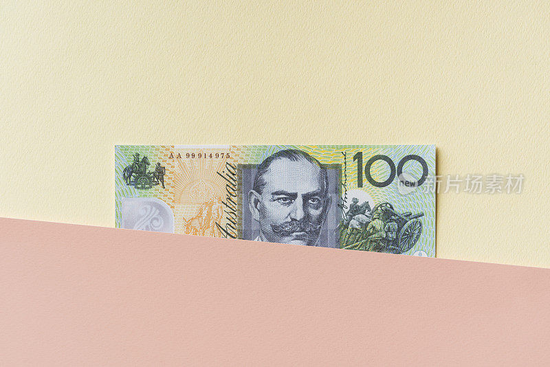 澳元钞票之间颜色柔和的层