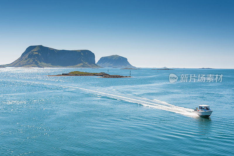 挪威，挪威罗浮敦群岛的风景与游客