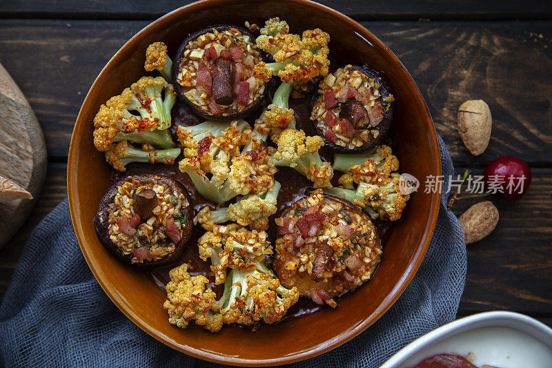 自制美食:大蒜烤花椰菜和蘑菇