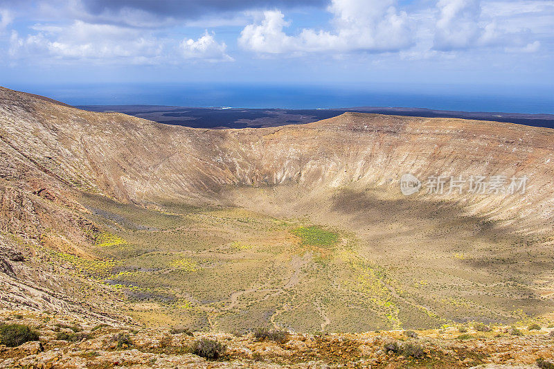 加那利群岛兰萨罗特岛:自然公园-布兰卡火山火山口