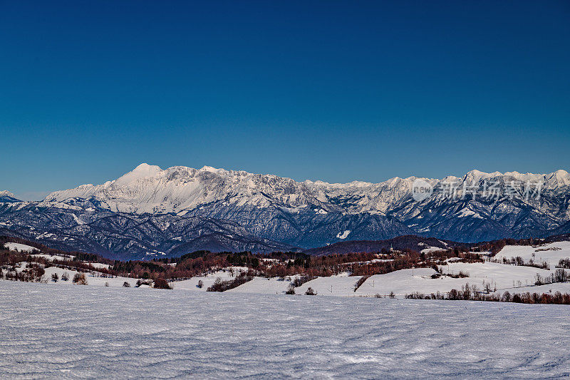 冬季的雪山在朱利安阿尔卑斯山，Primorska，斯洛文尼亚，欧洲
