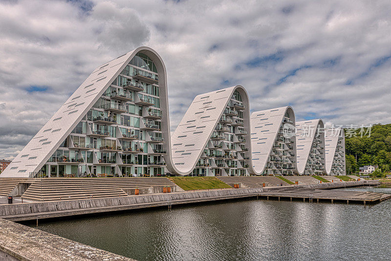 Vejle港口的波浪、未来主义的海滨建筑