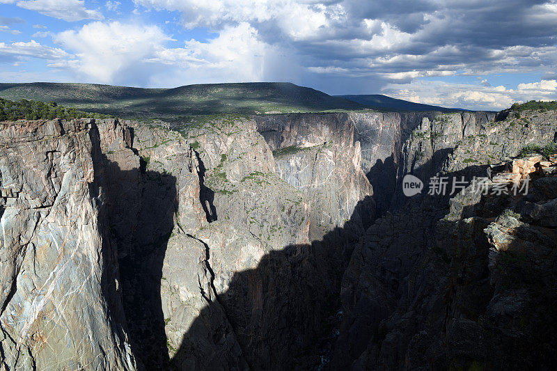 黑峡谷的悬崖