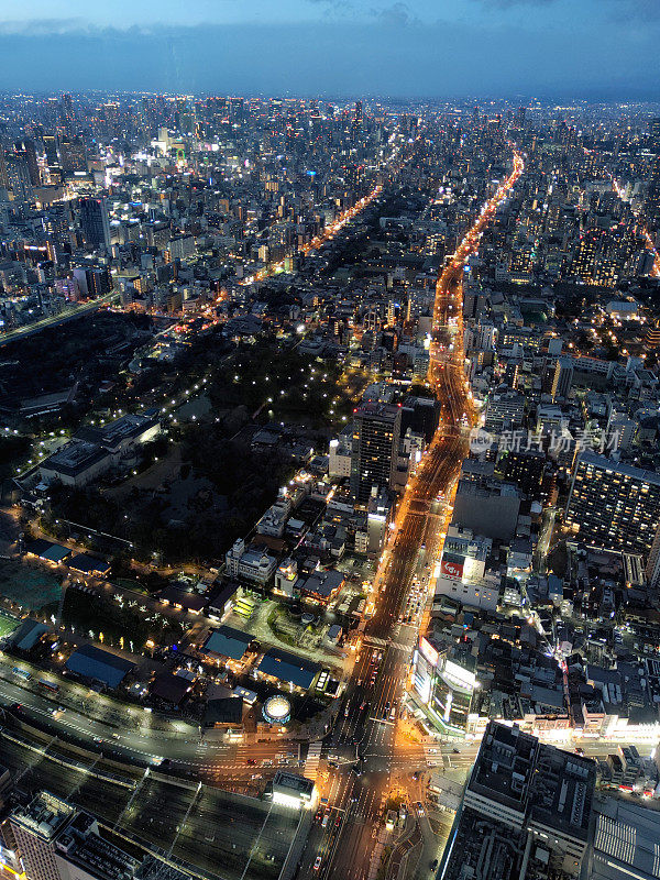 黄昏的大阪市景，日本