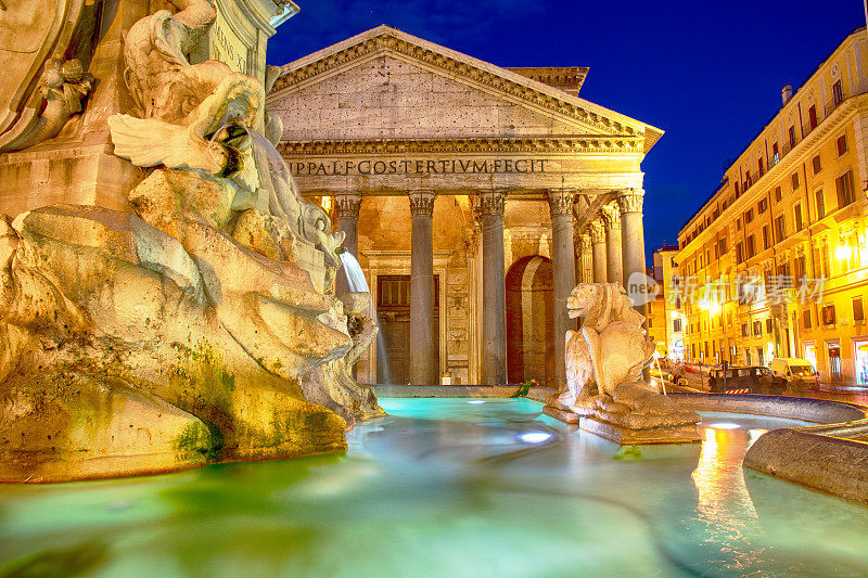 日落时的罗马万神殿