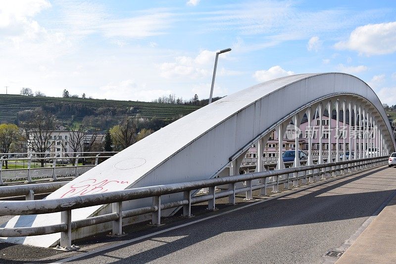 通往卢森堡的拱桥