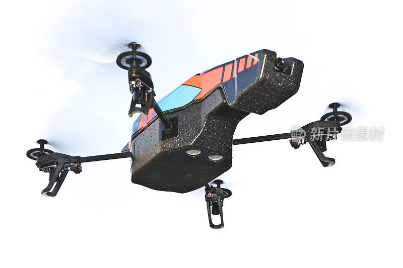 无人机飞机玩具是飞行孤立的白色背景