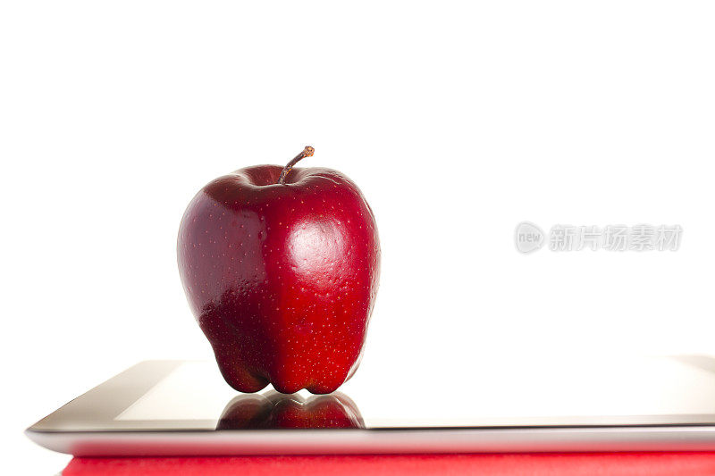 教育:苹果在数字平板电脑之上。回学校!