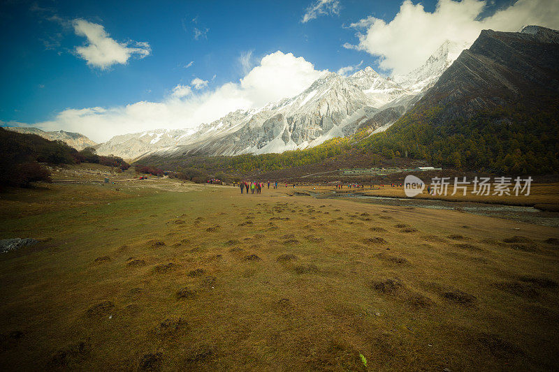 中国香格里拉县奈日雪山