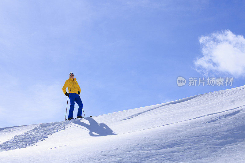 滑雪活跃的老年人滑雪滑雪者滑雪态度老化