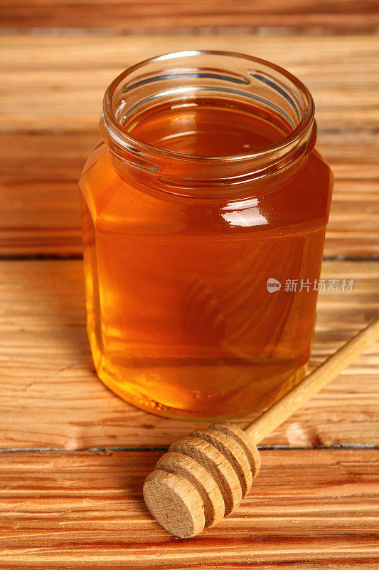 蜂蜜罐和蜂蜜勺