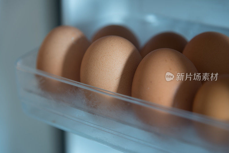 鸡蛋放入冰箱冷藏