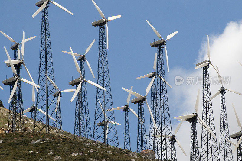 加州蒂哈查比山口的风力涡轮机