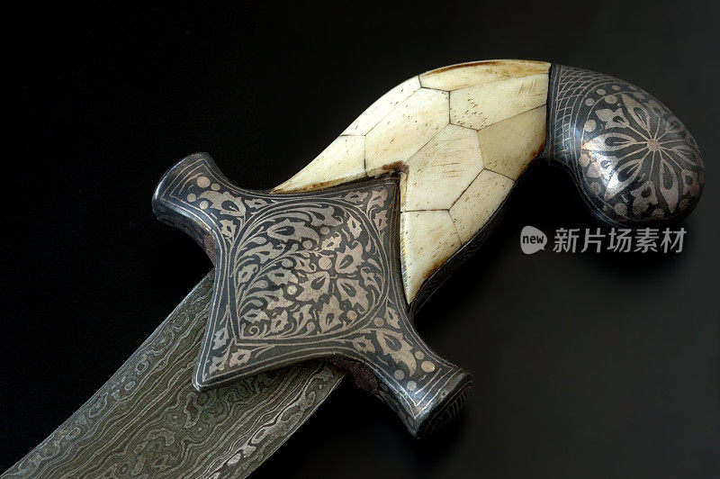 一种古代东方匕首的柄和刀刃