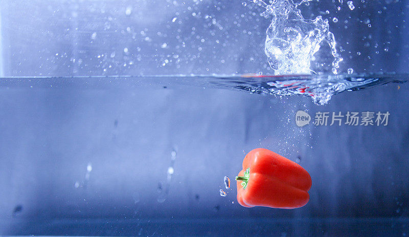 红辣椒掉进水里