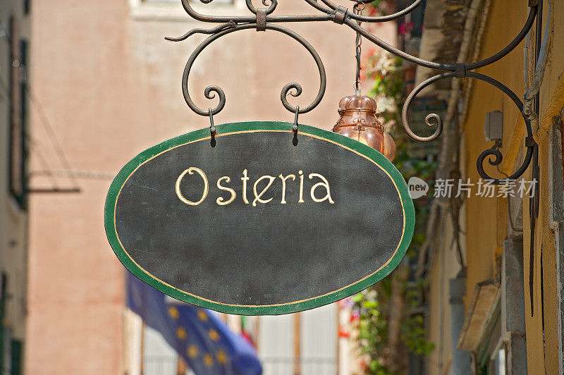 意大利威尼斯历史中心的Osteria(餐厅)标志