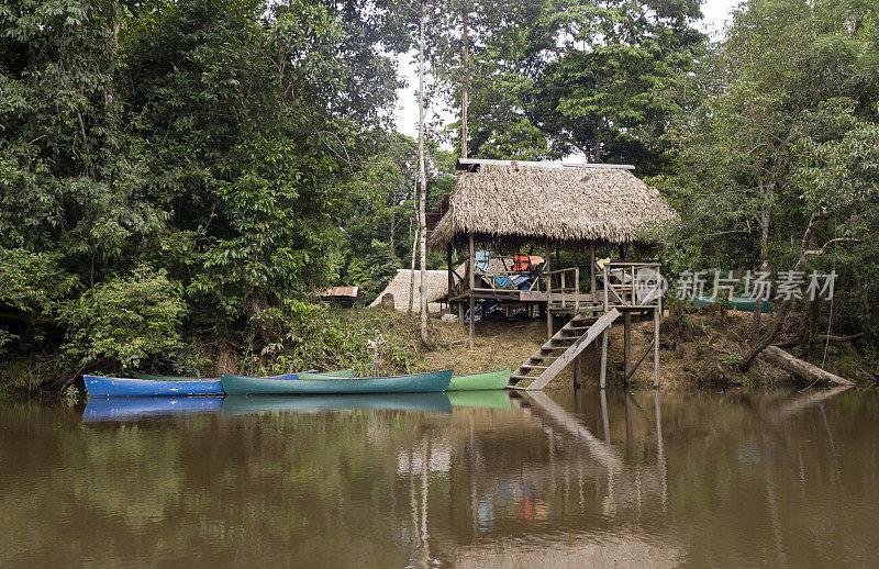 厄瓜多尔热带雨林丛林小屋