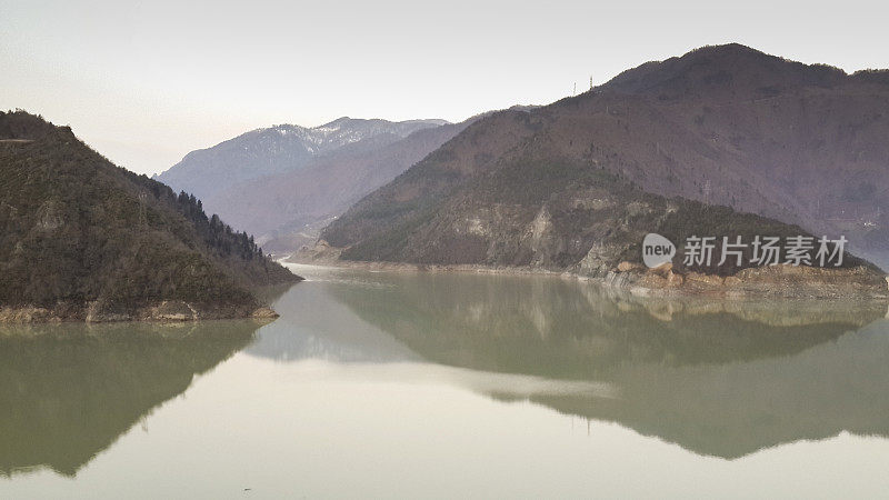 阿特文大坝，oruh河，土耳其