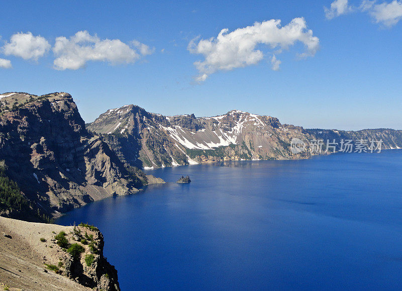 火山口湖的东缘