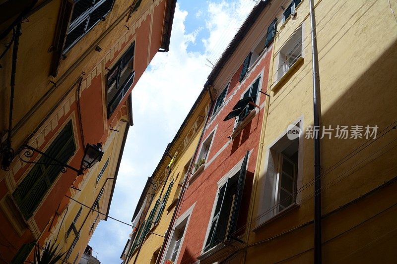 意大利利古里亚勒里奇的狭窄小巷