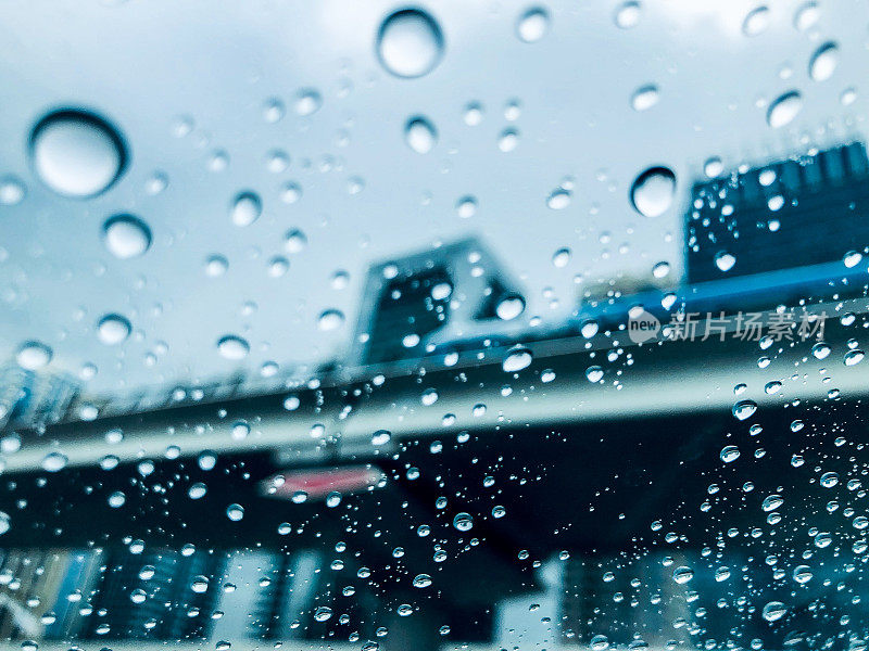 雨季和城市生活