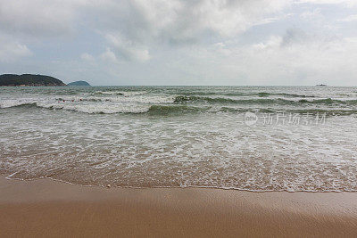 海滩与海浪