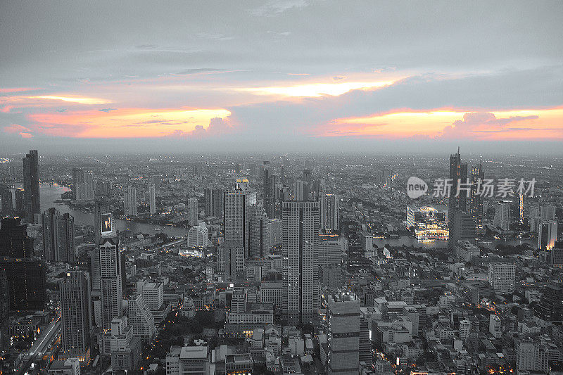 曼谷黄昏的城市景观，泰国