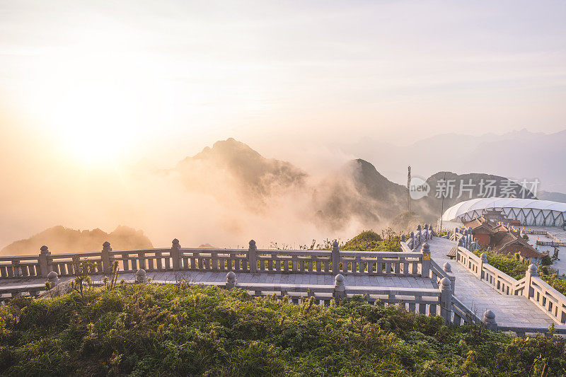 美丽的风景金山宝唐图塔和中国神u来和观音在越南萨帕翻斯盘山